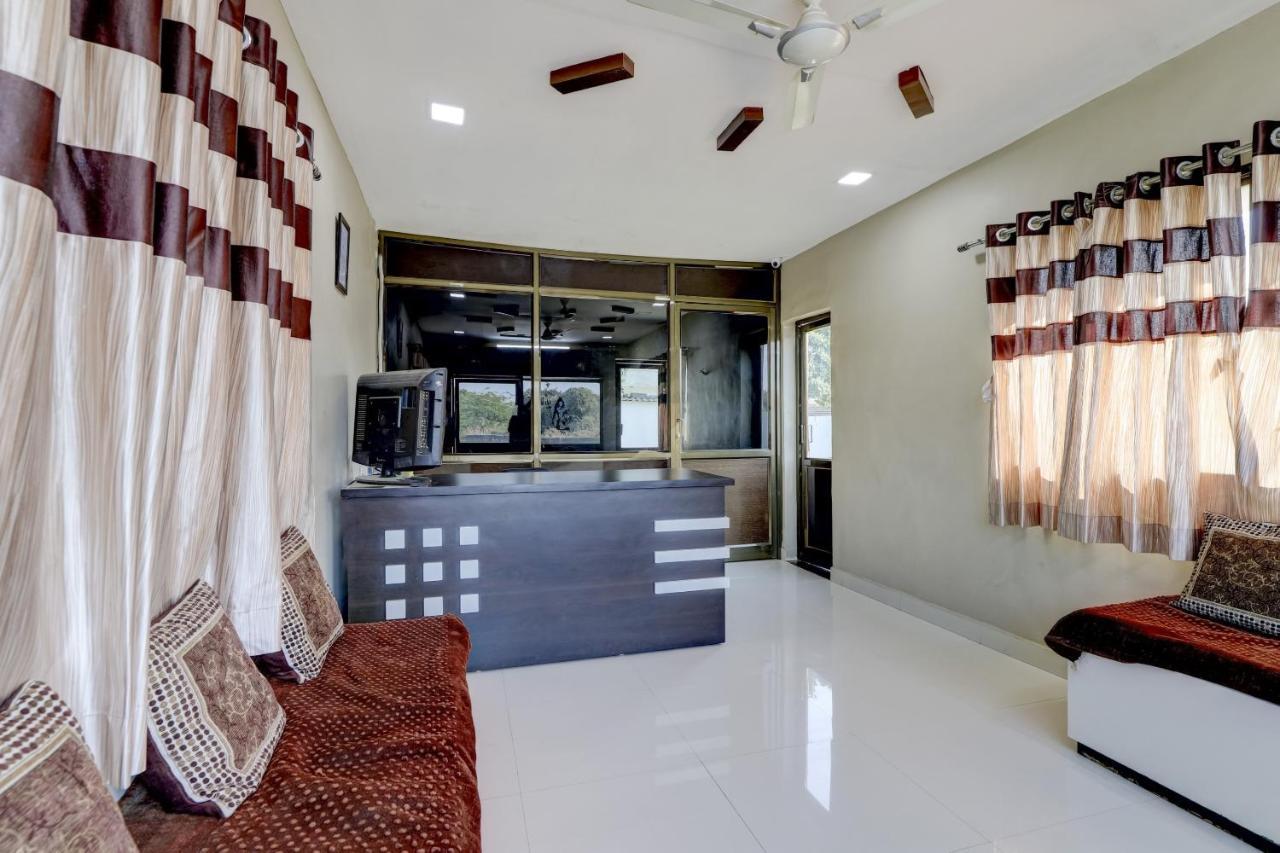 Spot On 71130 Hotel Shiv Krupa Anjār エクステリア 写真